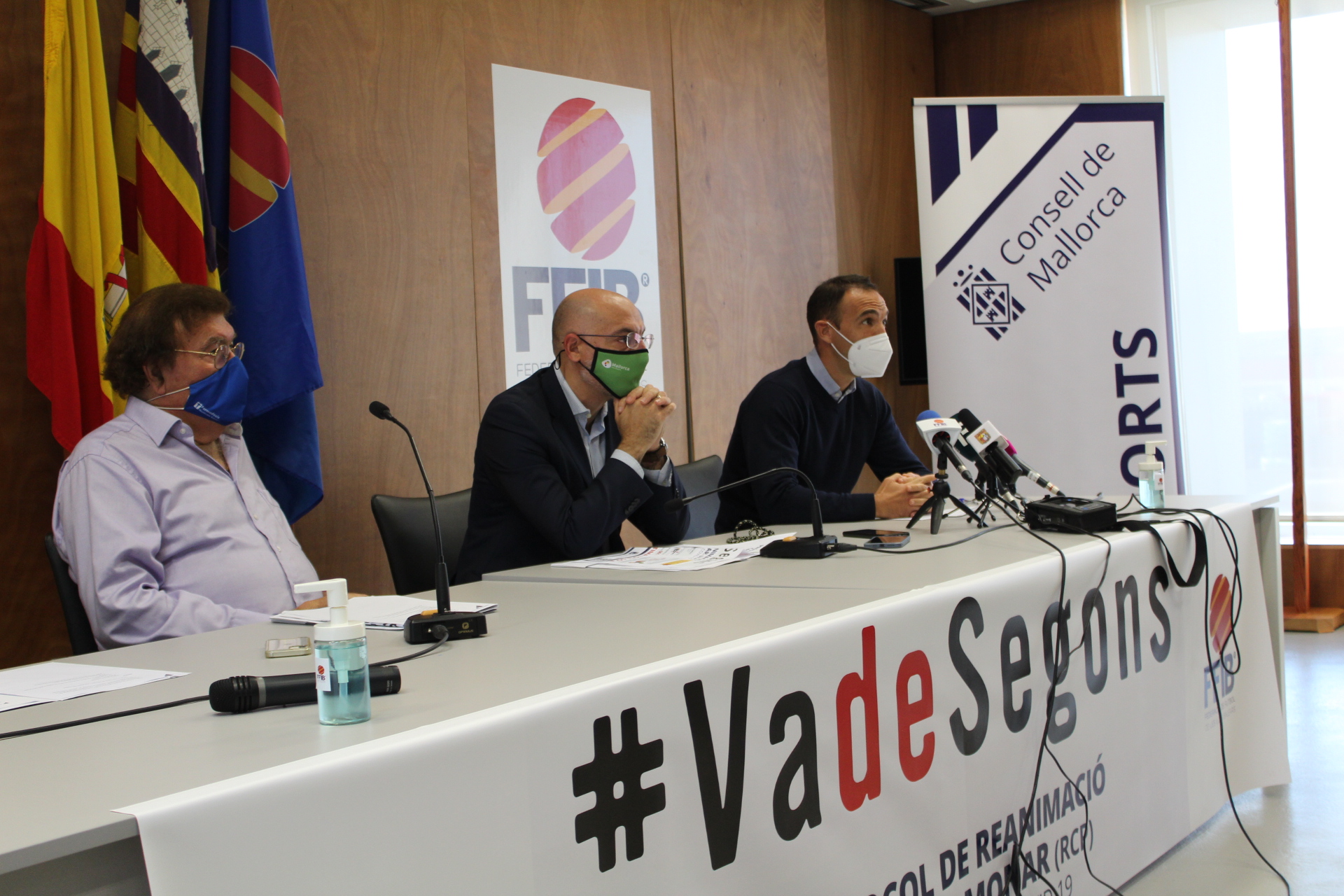 Presentación de la campaña #VadeSegons.
