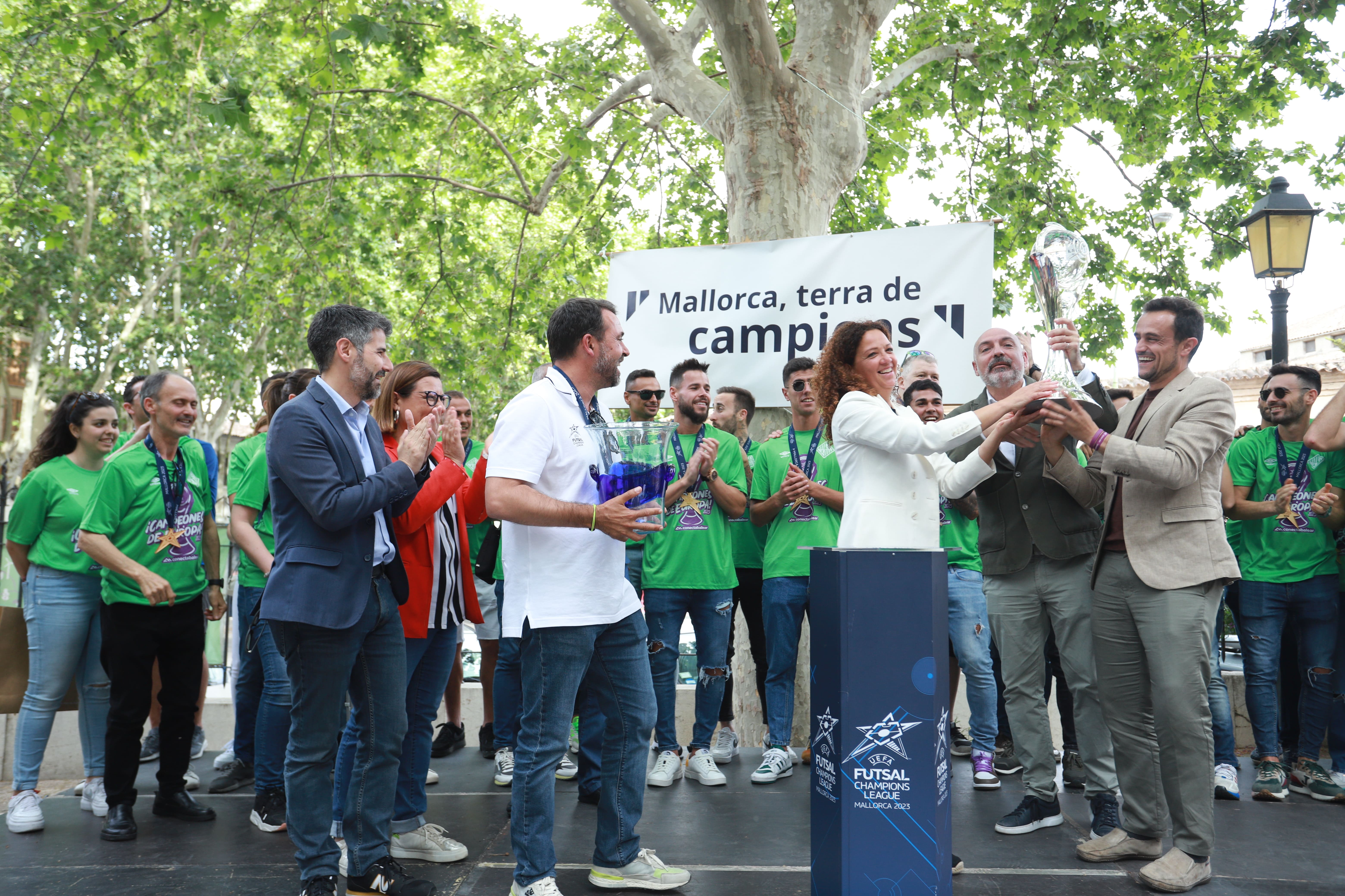 Celebració del títol de la UEFA Futsal Champions League del Mallorca Palma Futsal.